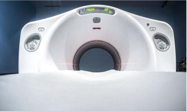 Bild wie das Gerät für ein PET/CT aussieht